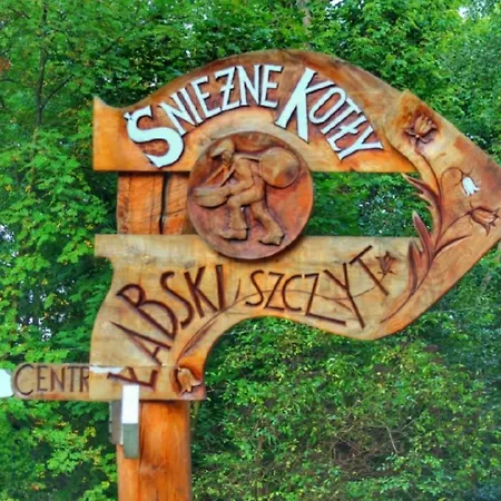 Nad Zlotym Potokiem 아파트